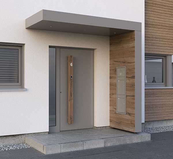 Haustür in Kombination mit einem Vordach
